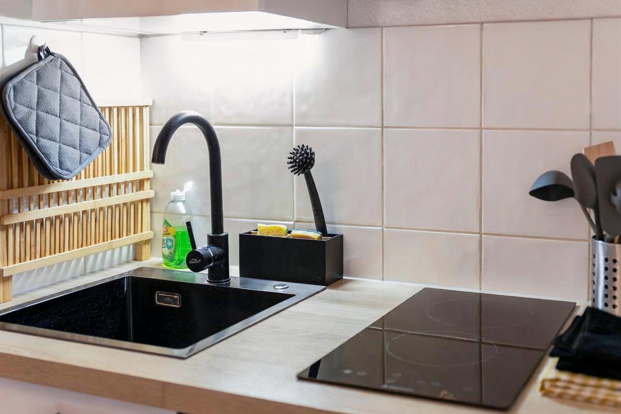 Superbe Appartement - Parking Gratuit - 4 Personnes Chambéry Dış mekan fotoğraf